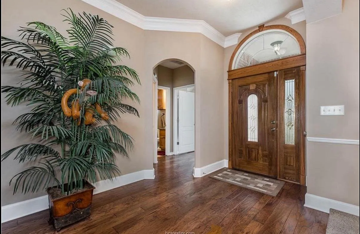 4016 Pomel Dr — Photo 1
