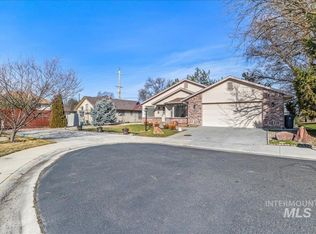 5951 N Cloud Nine Dr, Garden City, ID 83714