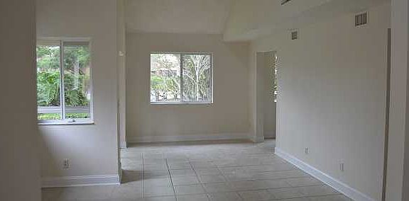 4th image of 840 NW 91st Ter