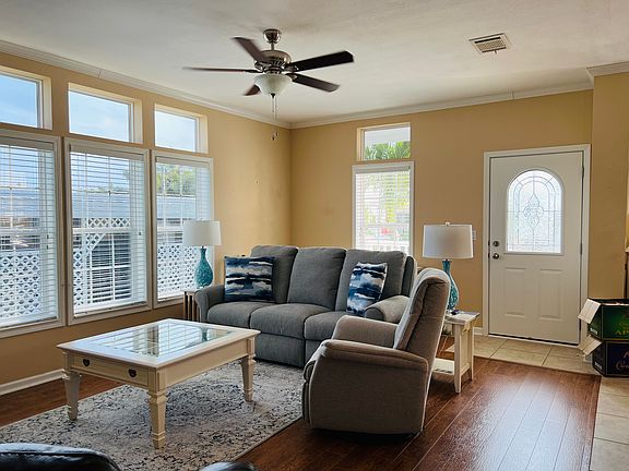 5th image of 195 Coral Ln