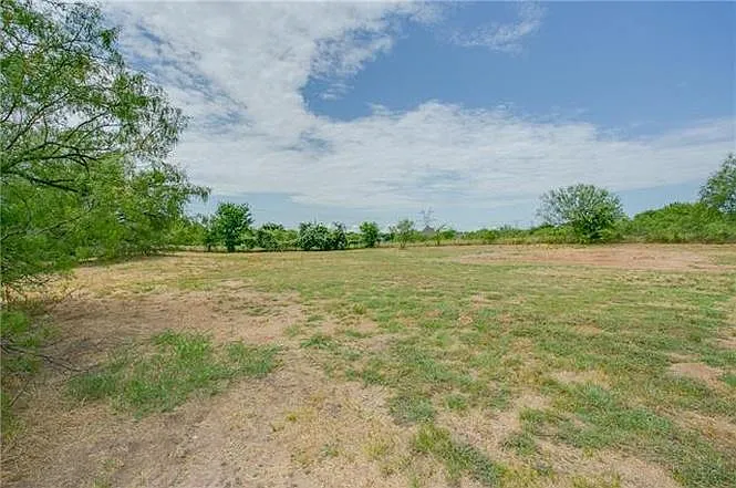 320 Twin Creek Dr — Photo 23