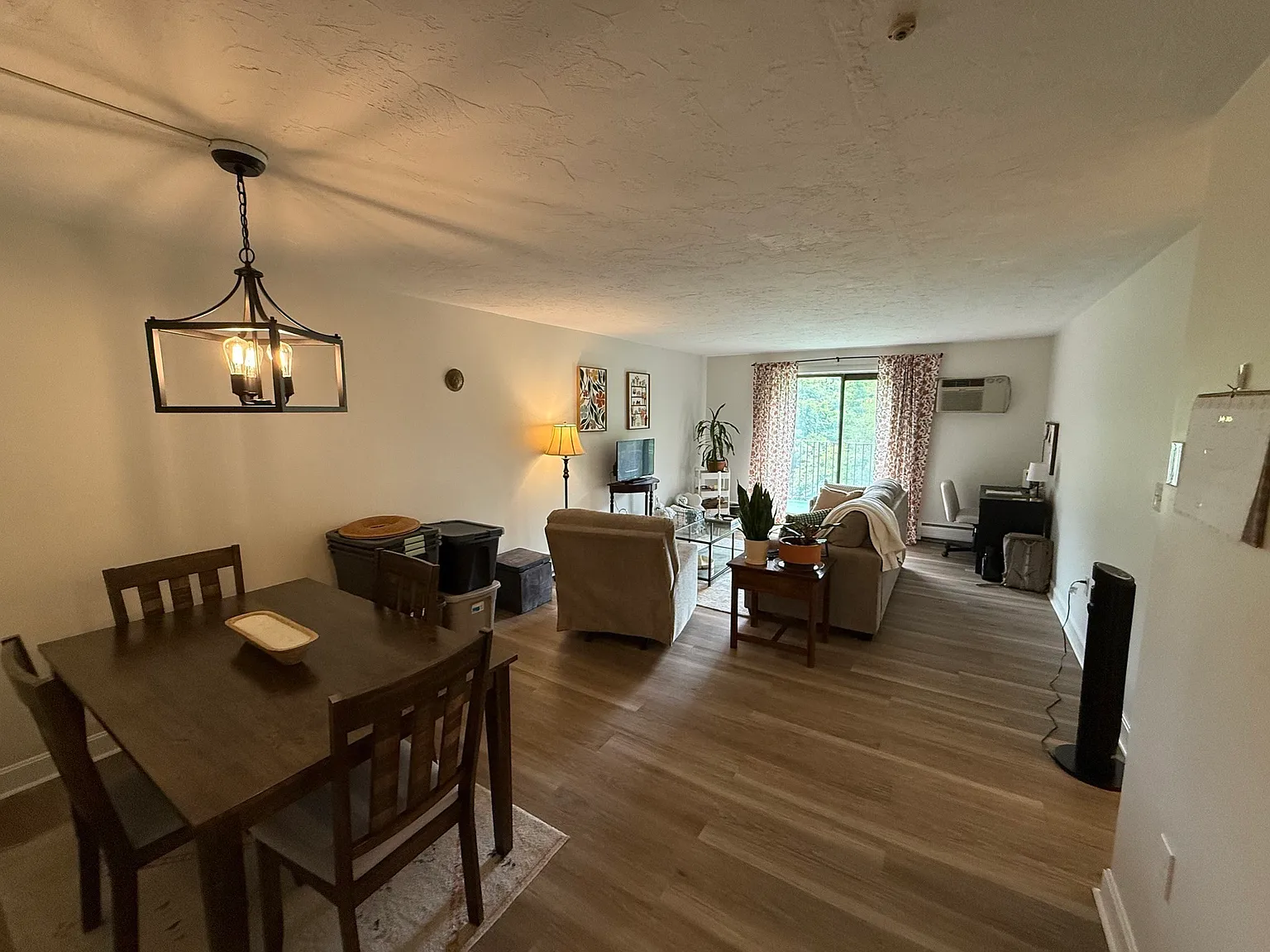 2 bed, 2.0 bath, 996 sqft, $2,600 — Photo 2