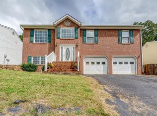 4231 Daugherty Rd, Salem, VA 24153