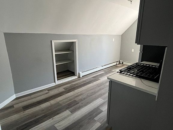 4th image of 13-15 Vincent St APT 3