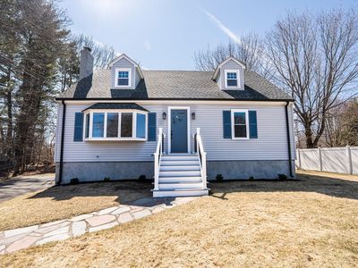 1049 Pleasant St, Canton, MA, 02021