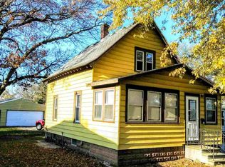 111 Leonard Ave, Waterloo, IA 50703