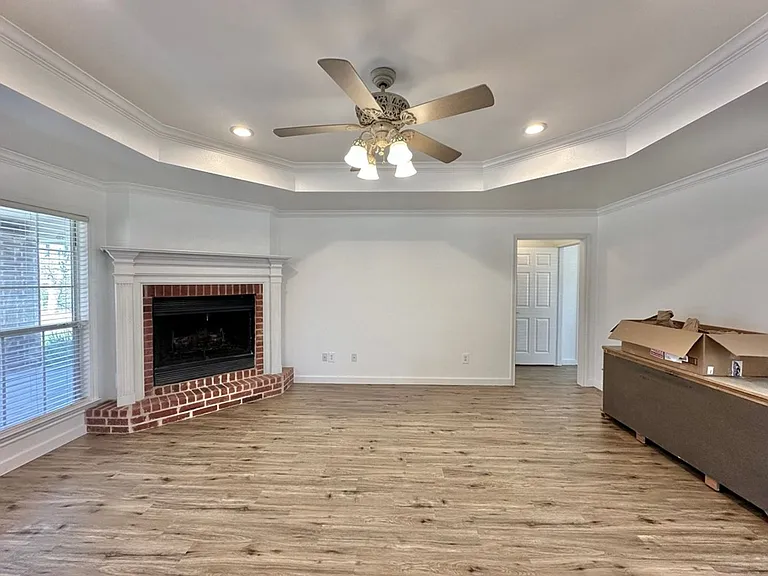 10191 FM 607 N — Photo 15