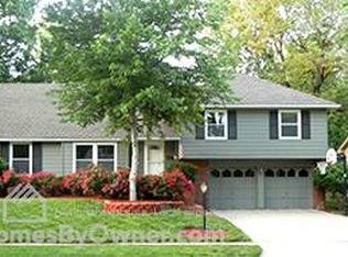 8300 W 97th Ter, Overland Park, KS 66212