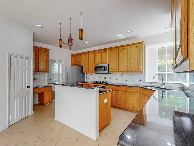 8609A Rugby Dr — Photo 12
