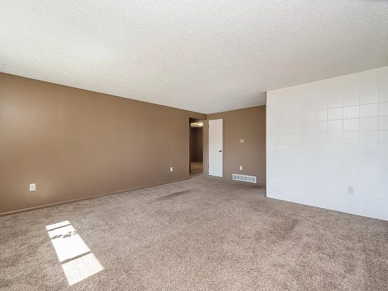 3669 Butternut Dr — Photo 3