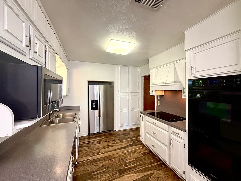 6728 Karen Dr — Photo 11