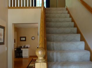 9 Hobart Pl, Grinnell, IA 50112
