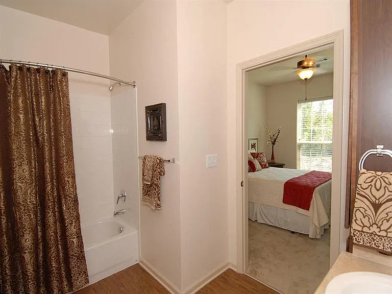 Abita View Apartments — Photo 7
