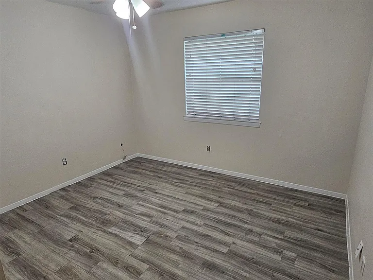 1113 E Amherst Ln — Photo 16