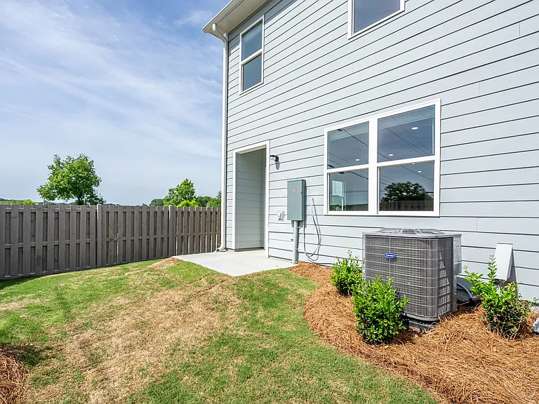 1005 N 2nd Ave NW #1 — Photo 4