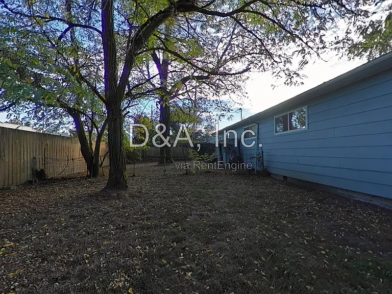 845 NW 10th St — Photo 11