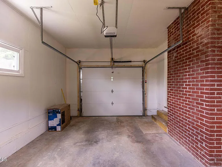 432 Cypress St — Photo 4