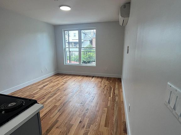 2nd image of 2639 Davidson Ave #2