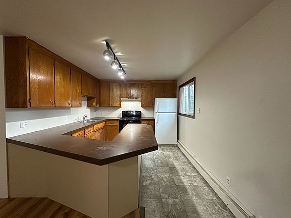 3rd image of 1060 Lincoln Way #3