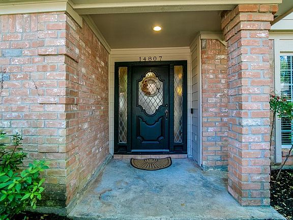 2nd image of 14807 Oak Bluff Ct