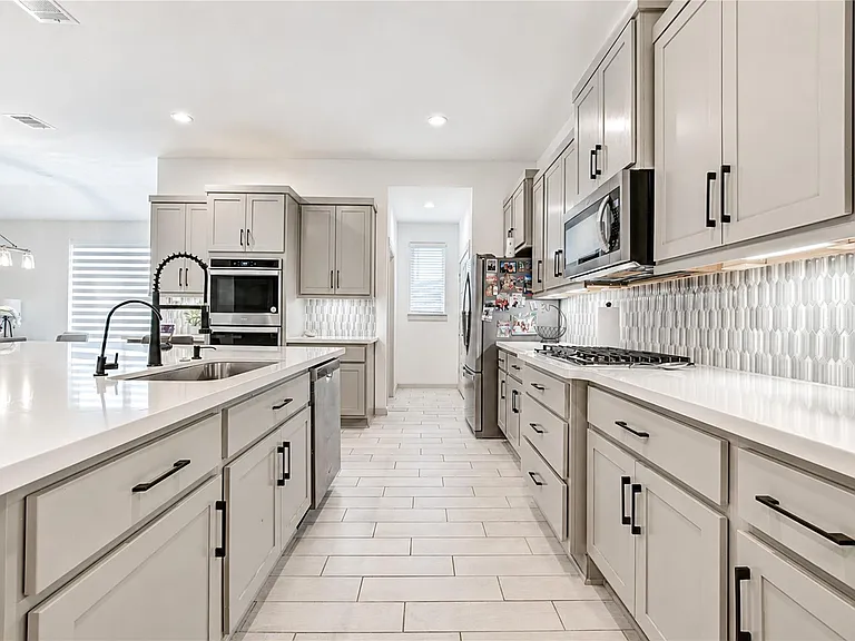 3306 Black Gore Creek Dr — Photo 11