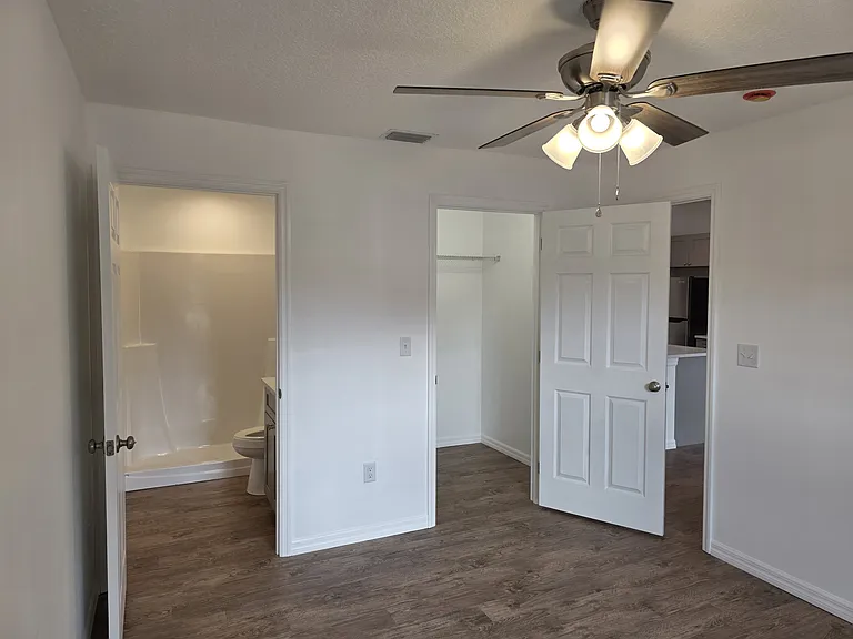 746 Church Ave SW — Photo 3