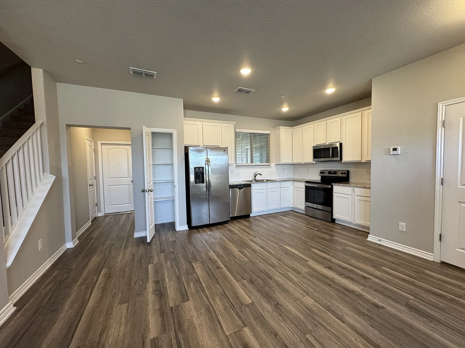 The Village Townhomes #7611 - 7611 — Photo 4