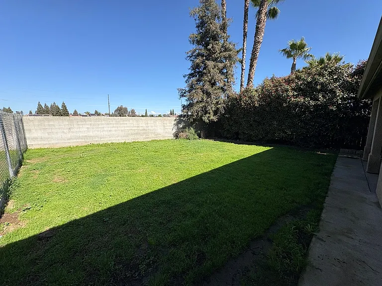 1422 E Mesa Ct — Photo 35