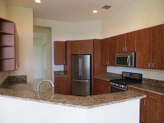 4th image of 106 NW Rockbridge Ct