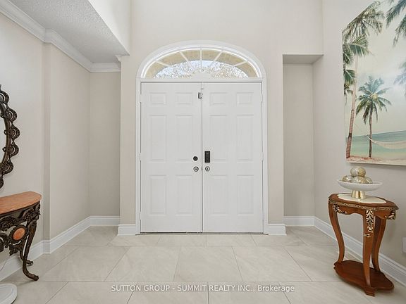 4th image of 36 Inglenook Ct
