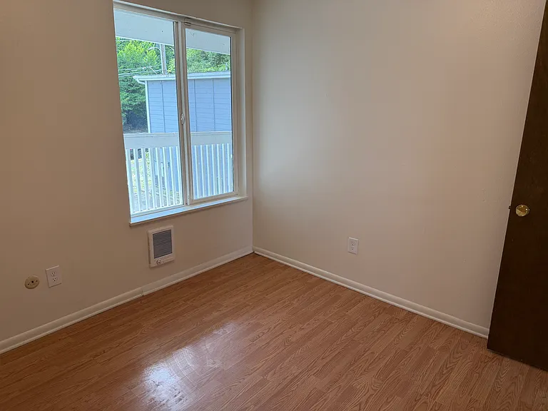 1409 SE Mall St #6 — Photo 12