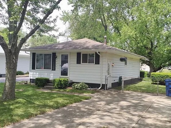 6426 Cloverton Dr, Waterford, MI 48329
