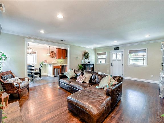 5th image of 671 Willow Glen Way