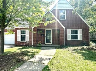 914 Sycamore Rd, Dekalb, IL 60115