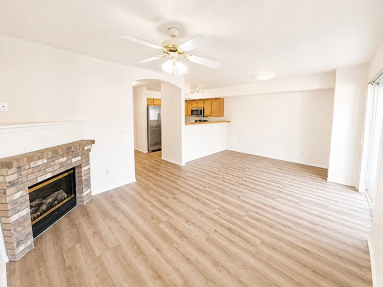 1429-1439 W Hyacinth Ln #1451 — Photo 2