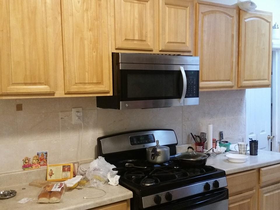 2nd image of 87 1/2 Laidlaw Ave