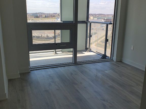 4th image of 4655 Metcalfe Ave #609