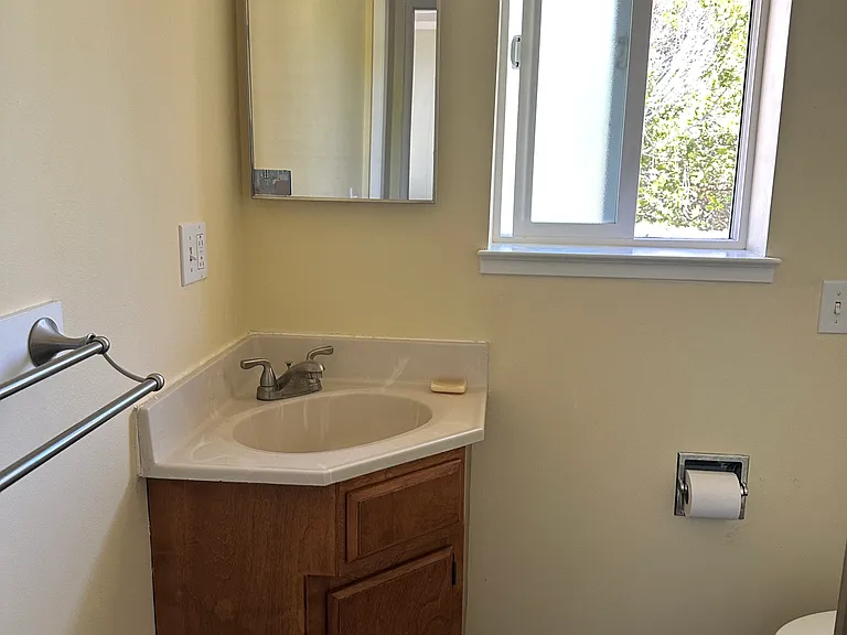 Esmeralda Dr — Photo 3