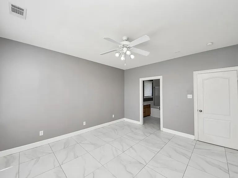 4610 Plum Forest Rd — Photo 12