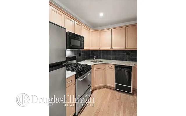 Rented by Douglas Elliman | media 13