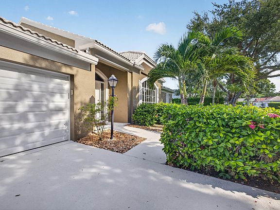 3rd image of 1011 WOODFIELD Circle
