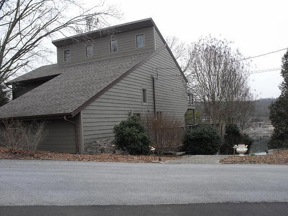 3rd image of 131 Lake Haven Dr