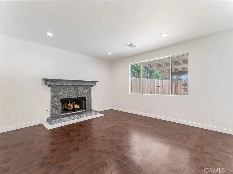 18808 Lull St — Photo 11