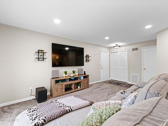 5th image of 94 Briarwood Court