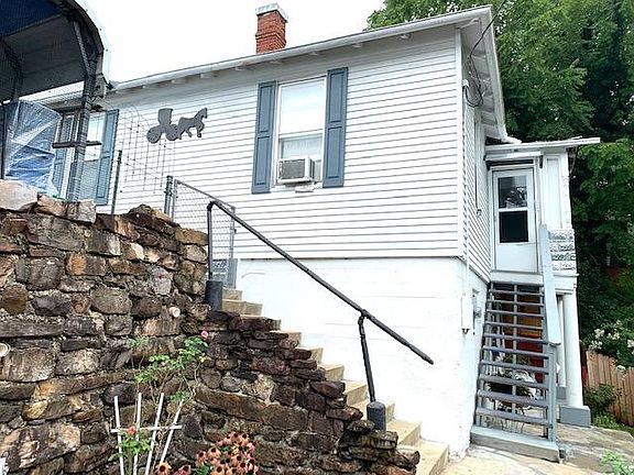 3rd image of 504 Brussels Ave