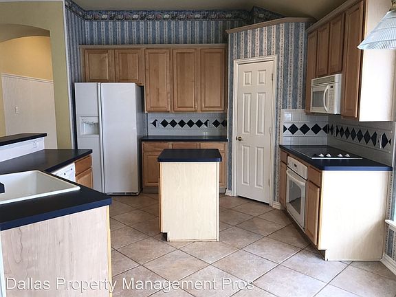 5th image of 2049 Saint Anne Dr