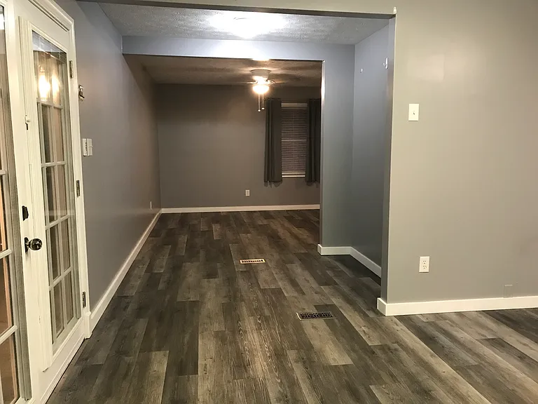 1071 Lakeview Dr — Photo 9