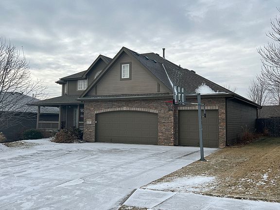 2nd image of 1020 S 200th St