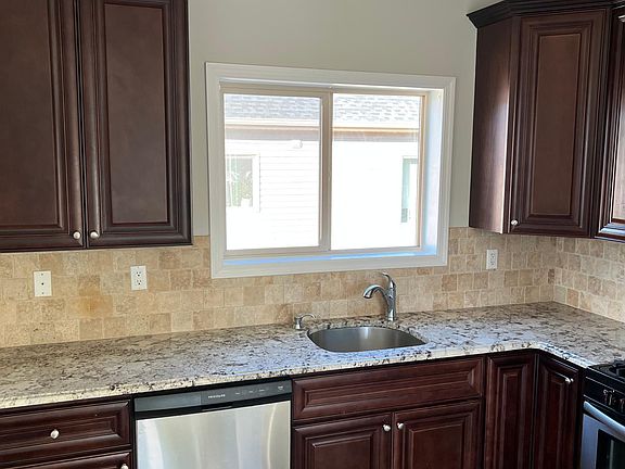 3rd image of 3928 Victory Blvd Floor 2