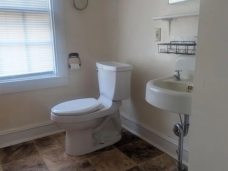 7416 Greenwood Station Rd — Photo 6